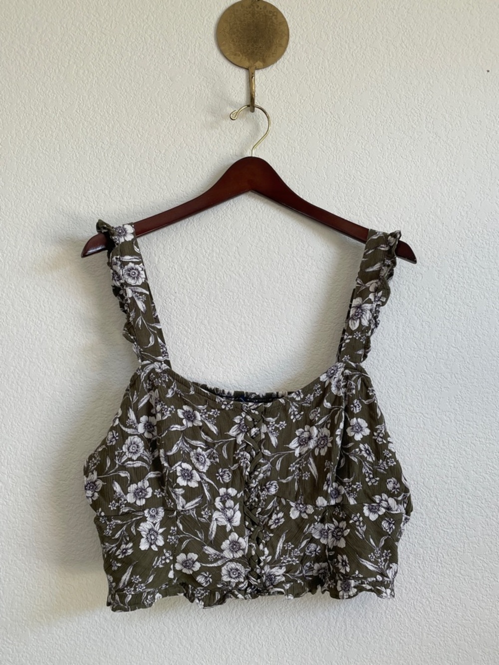 American Eagle Outfitters Floral Ruffled Strap Crop Top in Olive Green Size XXL